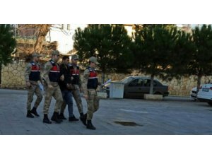 Hırsızlık şüphelisini jandarma yakaladı