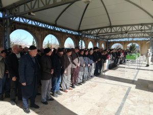 Hayatını kaybeden anne ve kızı yan yana defnedildi