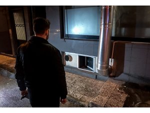 Bursa'da pastaneden hırsızlık girişimi güvenlik kameralarına yansıdı
