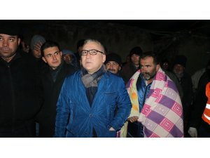 Göçük altında kalan 1’i çocuk 3 kişinin cansız bedenine ulaşıldı