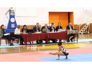 Aydın’da aerobiğin genç yetenekleri görücüye çıktı