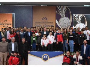 Mersin’de amatör spor kulüplerine malzeme yardımı yapılacak