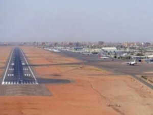 Hartum Havalimanı’nda uçuşlar durduruldu