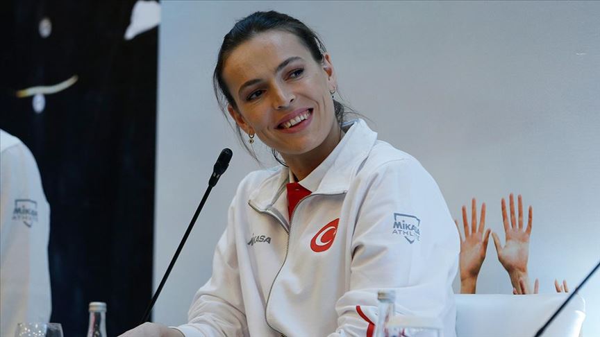 Eda Erdem Dündar: "Tokyo'da kürsüye çıkmak için mücadele edeceğiz"