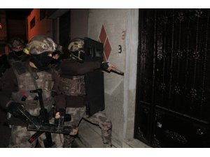 Uyuşturucu ticaretinden hapis cezası alanlara şafak vakti baskın