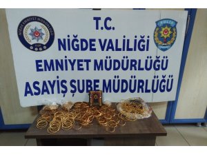 Sahte altın ve sikke ile dolandırıcılık yapmaya çalışan 3 Suriyeli yakalandı