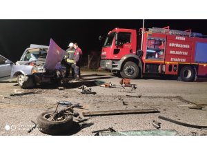 Köşk’te iki araç kafa kafaya çarpıştı: 1 ölü, 2 yaralı