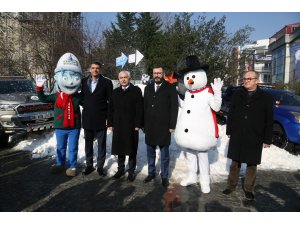 "KarFest"in tanıtımı için iki kamyon kar getirildi