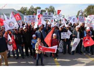 Temsa fabrikasında işçiler, üretimin yeniden başlaması talebiyle eylem yaptı