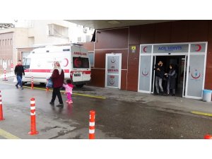 Alacaklılarla görüşmek için araca bindi, ayağından vurulup caddeye atıldı