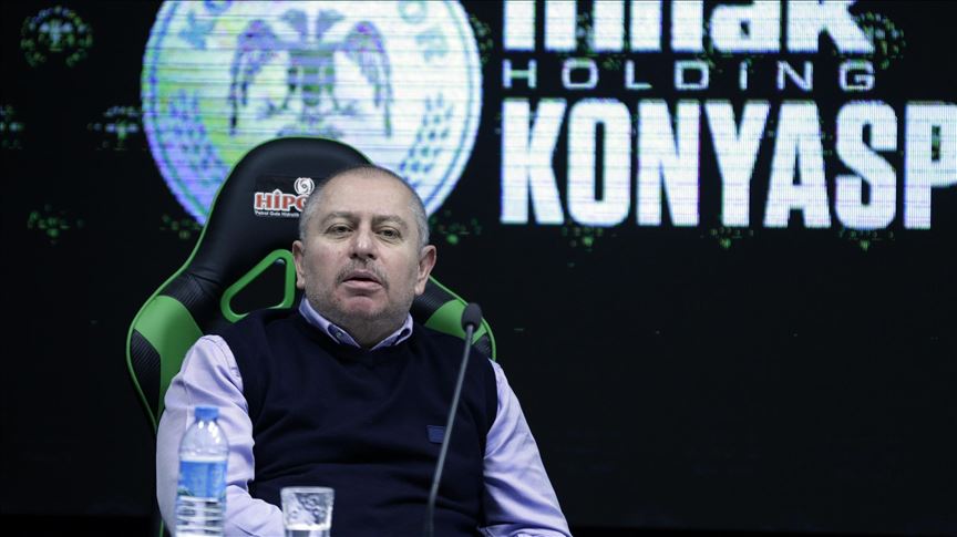 Konyaspor Kulübü Başkanı Hilmi Kulluk: "Ben mi çıkıp oynayacağım"