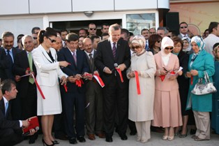 Erdoğan, partisinin yeni il binasını açtı