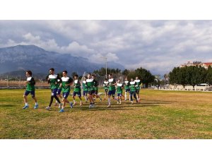Arapgirspor’un Antalya kampı sürüyor