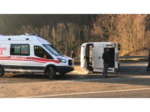 Zonguldak'ta işçi servisi devrildi: 7 yaralı