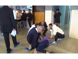 Müsabakalarda bayılan sporcunun yardımına Gençlik ve Spor İl Müdürü yetişti