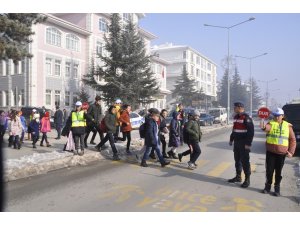 Şuhut’ta ’Öncelik Hayatın, Öncelik Yayanın’ uygulaması