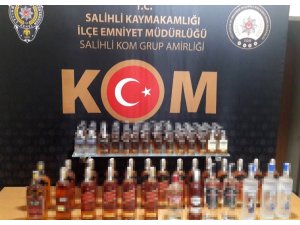 Şüpheli araçlardan 156 şişe gümrük kaçağı içki çıktı