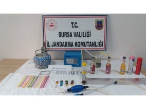 Uyuşturucuyu çelik kasaya sakladılar