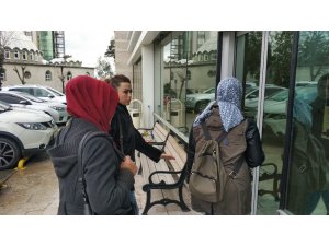 Mağazalardan hırsızlık yapan kadınlar serbest