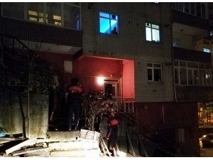 Emekli polis 6 katlı binanın çatısından düşüp öldü