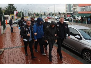 Kocaeli’de FETÖ’den gözaltına alınan 8 şüpheli adliyeye sevk edildi