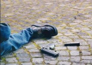 Astsubay tabancasıyla intihar etti