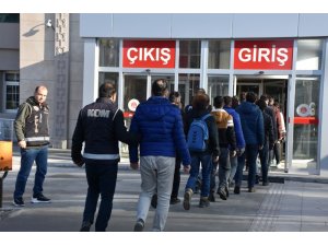 FETÖ Operasyonunda 2 tutuklama