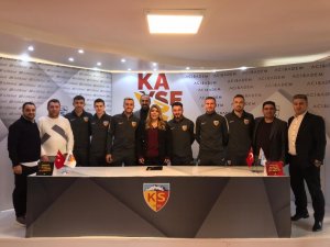 Kayserispor’dan toplu imza töreni