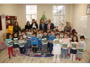 Zara Ziraat Odası öğrencilere boyama kitabı hediye etti