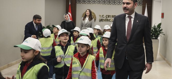Çevre ve Şehircilik Bakanı Kurum, çevreci çocukları kabul etti