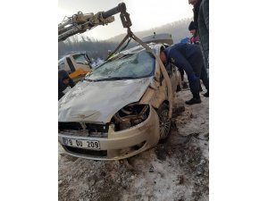Bozüyük’te otomobil devrildi; 1 ölü, 2 yaralı