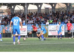 Yeşilyurt Belediyespor’dan öğrencilere karne hediyesi