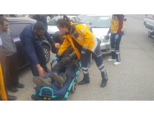Otomobilin çarptığı bisiklet sürücüsü yaralandı