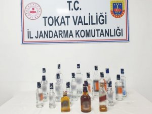 Eğlence merkezinden 19 litre kaçak içki çıktı
