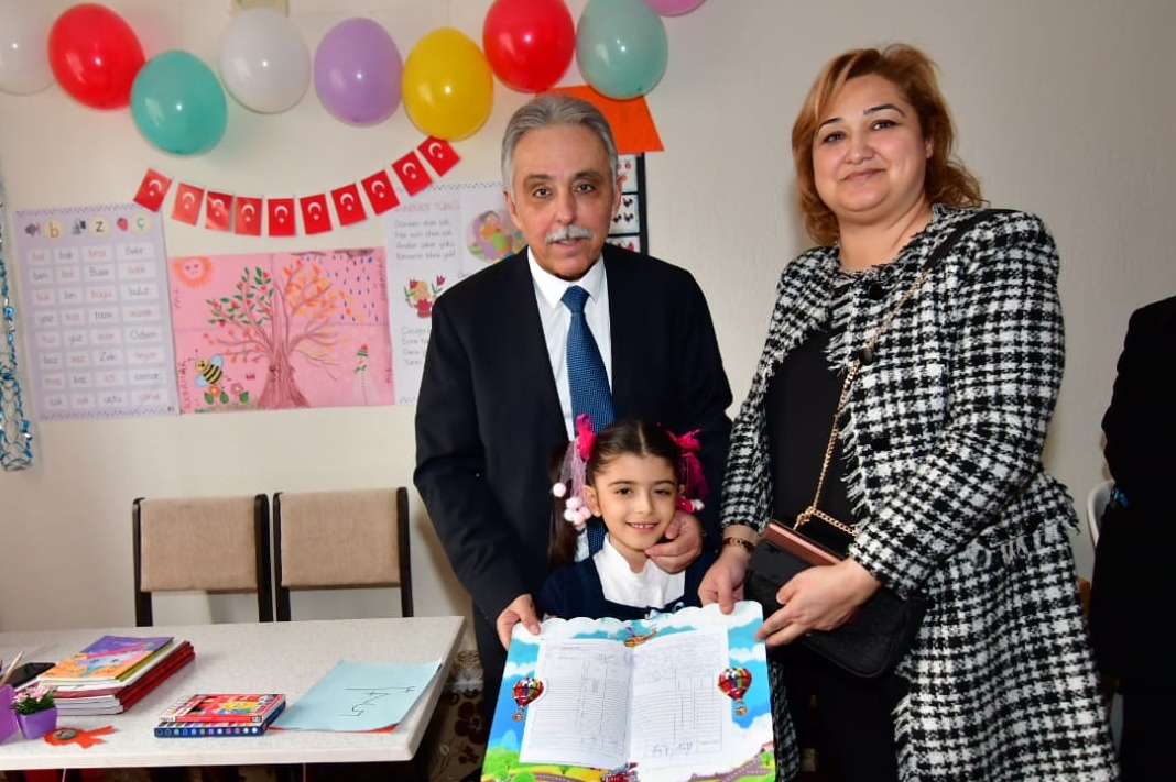 Vali Toprak evde karne verdi