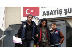 Bahçelievler’de iş yeri sahibini silahla gasp ettiler