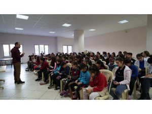 Öğrenci ve eğitmenlere ‘teknoloji bağımlılığı’ anlatıldı