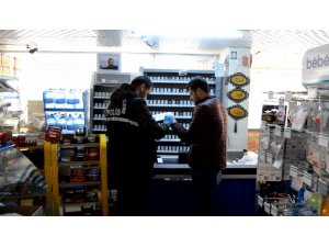 Markete giren hırsızlar sadaka kutusuna kadar çaldı