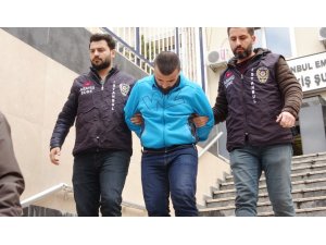 Cinayetten sonra ayakkabılarını bile giymeden kaçtı