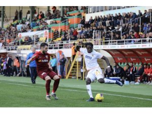 Süper Lig: Aytemiz Alanyaspor: 1 - Kayserispor: 0 (İlk yarı)