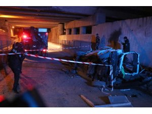 Bolu’da, köprüden uçan otomobil hurdaya döndü: 2 ölü