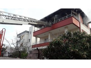 Tarsus’ta ev yangını