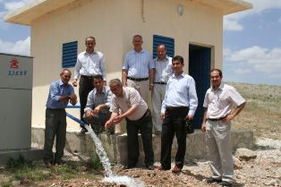 Su gelir güldür güldür