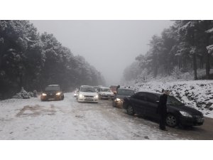 Osmaniye'de kar için yaylaya giden vatandaşlar mahsur kaldı
