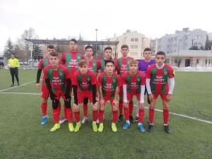 1308 Osmaneli Belediye Spor U16 takımı liderliğe yükseldi