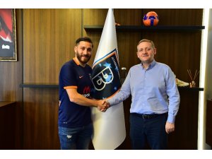 Başakşehir’de Tunay Torun ile yollar ayrıldı