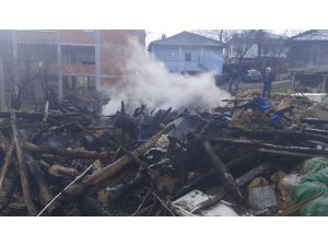 Ordu’da ahşap ev alevlere teslim oldu