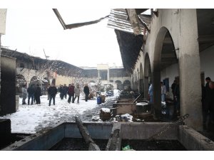 Ekmek tekneleri yanan esnafa Başkan Eroğlu’ndan destek sözü