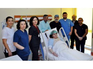 Hastanın balonlaşan atardamarı suni damarla değiştirildi