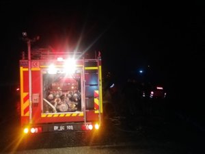 Dereye uçan araç alevler içinde kaldı: 1 yaralı